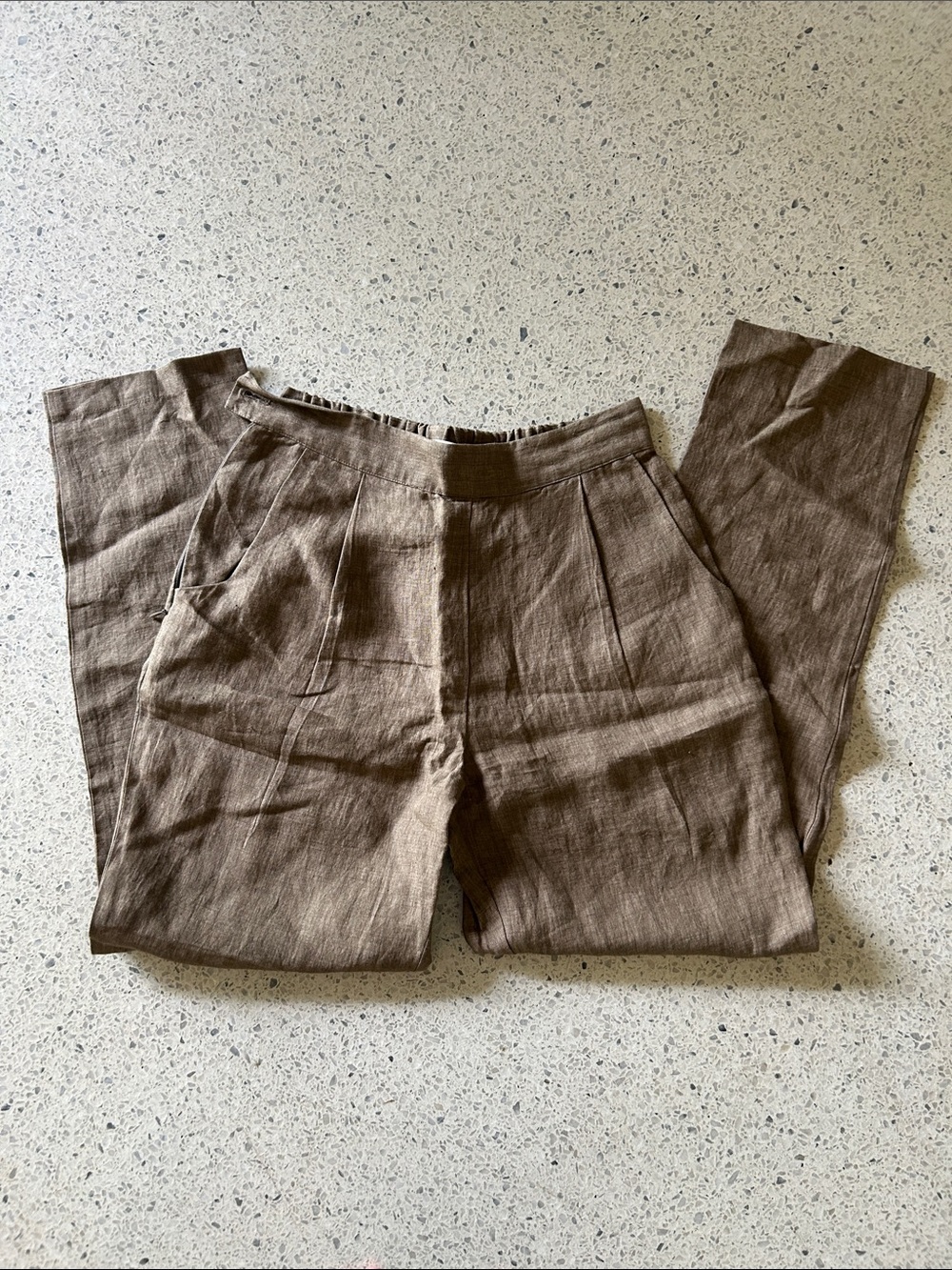 7115 Szeki Women’s Brown Pleated Linen Trousers